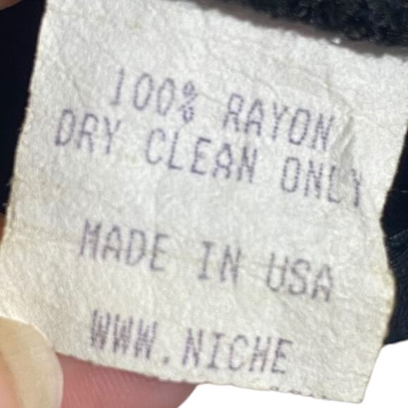 Niche Nilgun Derman Black 3/4 sleeve top with abalone shell buttons Rayon Large - Picture 7 of 9